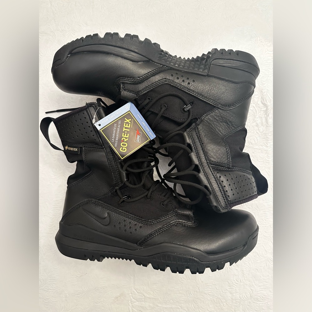 Nike Sfb Field 2 8" Gore-Tex Tactical Boots Men's size 9.5